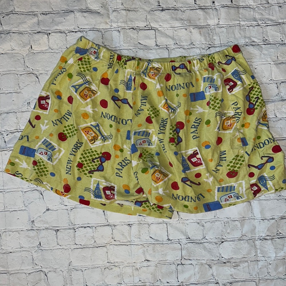 Women’s cities print designed shorts